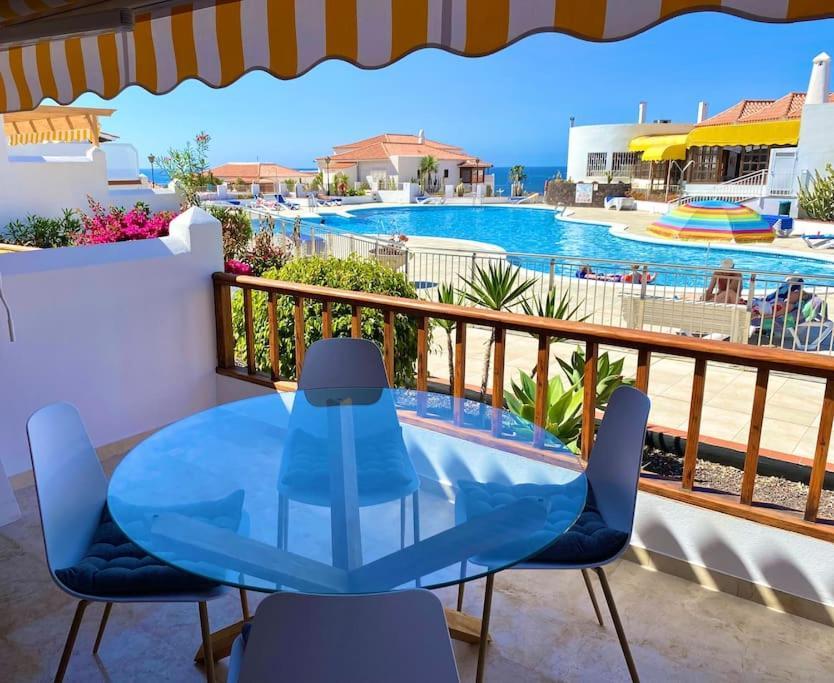 Stylish & Modern 1 Bedroom Suite On Frontline Of Playa Del Duque Costa Adeje  Exterior photo