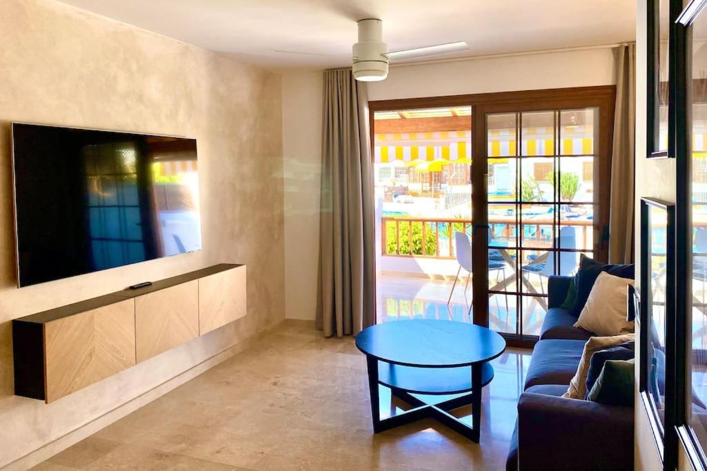 Stylish & Modern 1 Bedroom Suite On Frontline Of Playa Del Duque Costa Adeje  Exterior photo