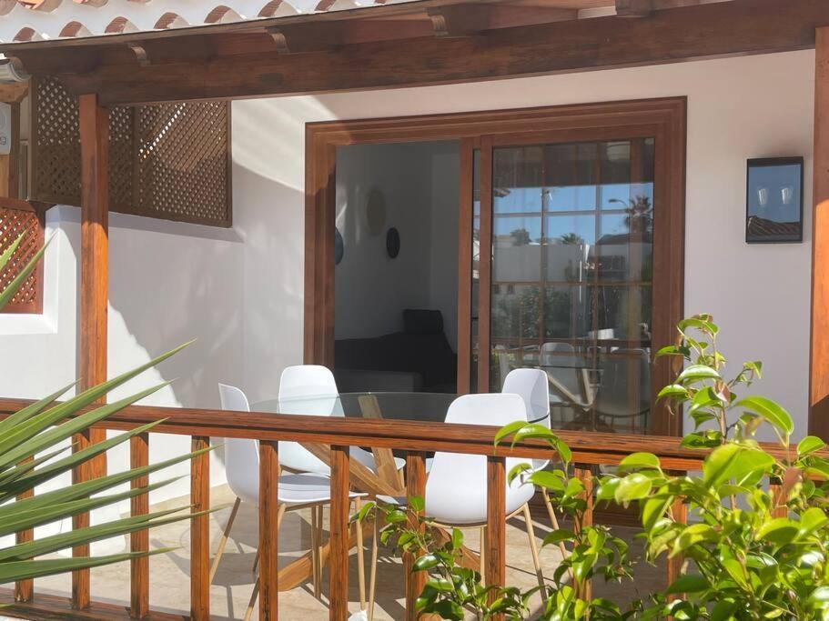 Stylish & Modern 1 Bedroom Suite On Frontline Of Playa Del Duque Costa Adeje  Exterior photo