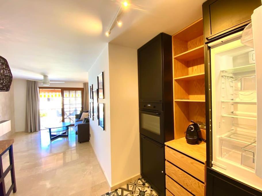 Stylish & Modern 1 Bedroom Suite On Frontline Of Playa Del Duque Costa Adeje  Exterior photo
