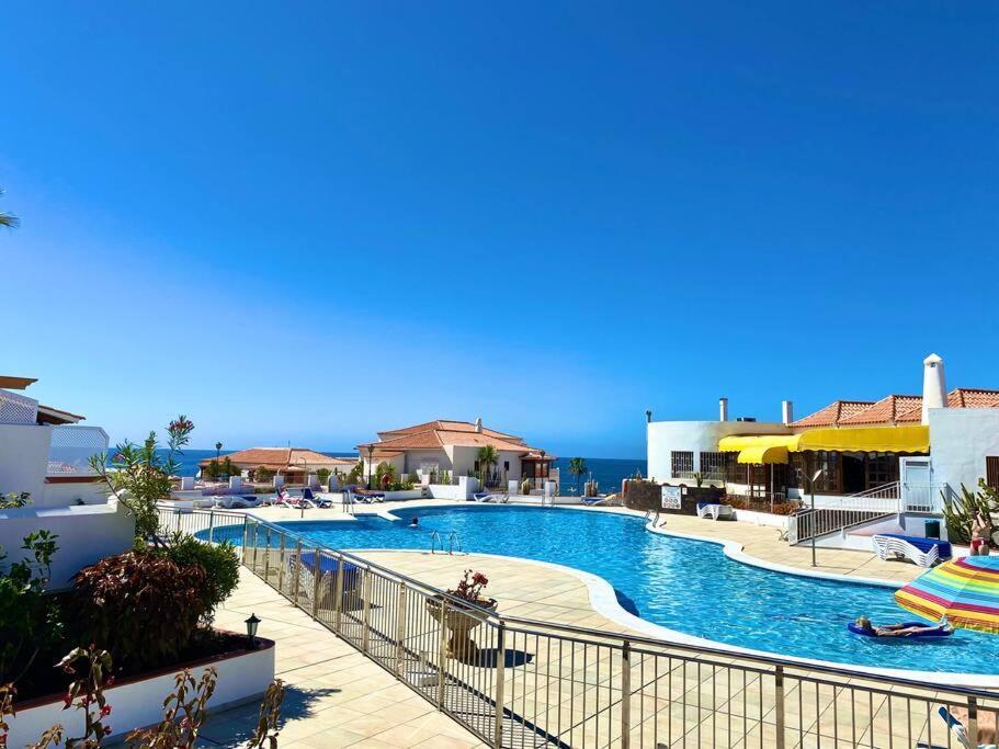 Stylish & Modern 1 Bedroom Suite On Frontline Of Playa Del Duque Costa Adeje  Exterior photo