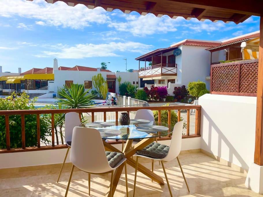 Stylish & Modern 1 Bedroom Suite On Frontline Of Playa Del Duque Costa Adeje  Exterior photo